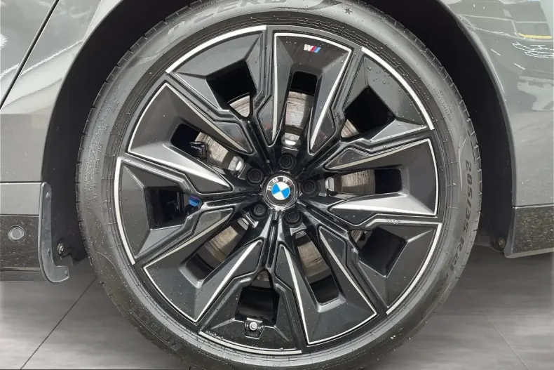 BMW M760 (Seria 7) din 2023 cu 85.250 km - oferta BMW234951 - foto 6