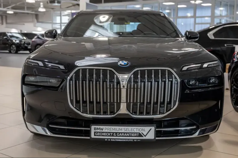 BMW 750 (Seria 7) din 2023 cu 73.649 km - oferta BMW234954 - foto 3