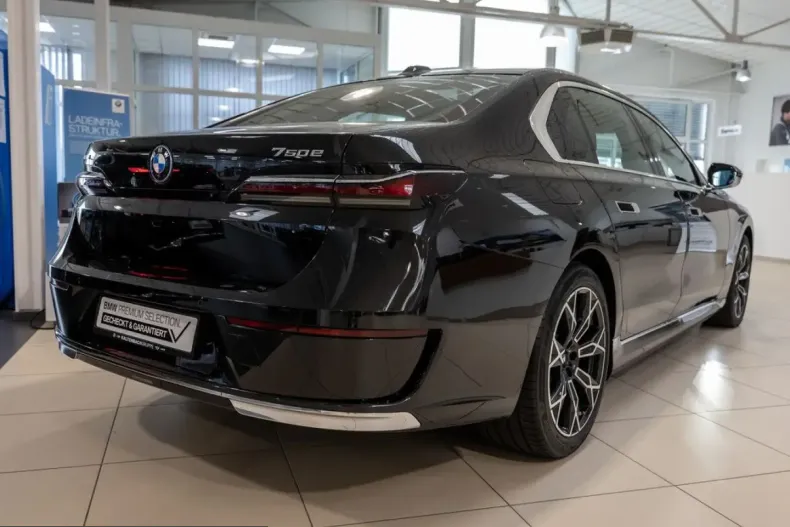 BMW 750 (Seria 7) din 2023 cu 73.649 km - oferta BMW234954 - foto 4