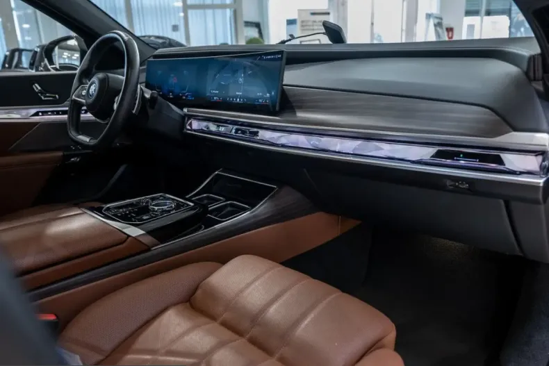 BMW 750 (Seria 7) din 2023 cu 73.649 km - oferta BMW234954 - foto 6
