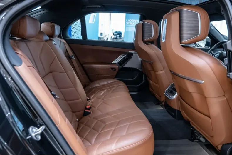 BMW 750 (Seria 7) din 2023 cu 73.649 km - oferta BMW234954 - foto 7