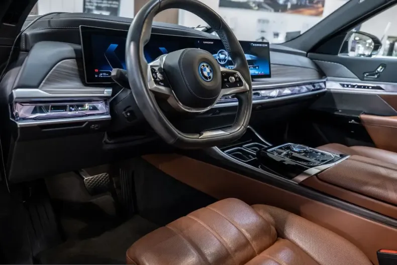 BMW 750 (Seria 7) din 2023 cu 73.649 km - oferta BMW234954 - foto 23