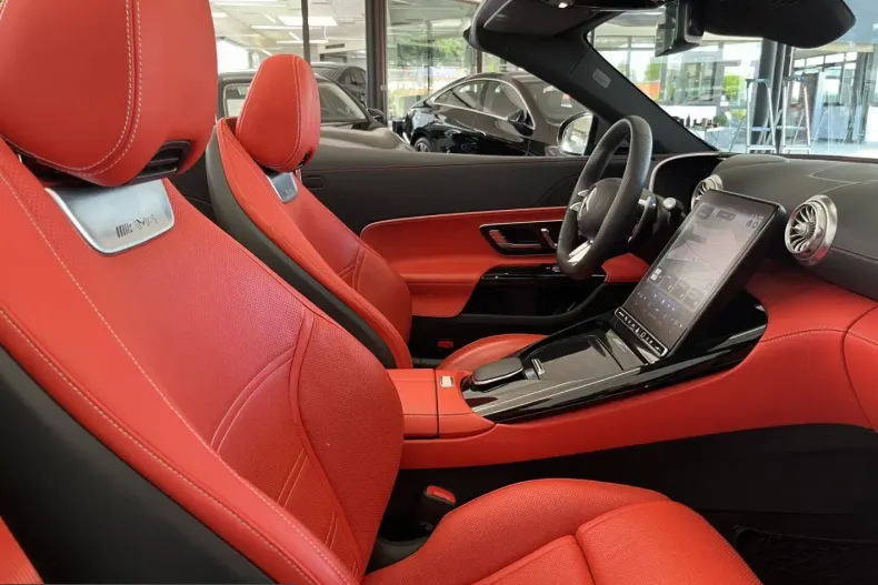 Mercedes-Benz SL 43 AMG (Clasa SL) din 2023 cu 23.292 km - oferta MER234978 - foto 6
