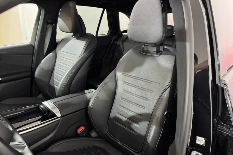 Mercedes-Benz GLC 200 (Clasa GLC) din 2023 cu 59.500 km - oferta MER235045 - foto 13