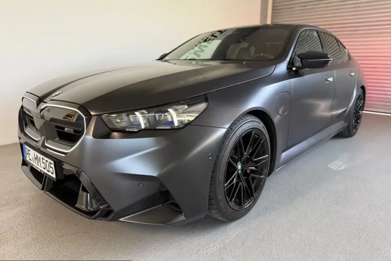 BMW M5 (Seria 5) din 2025 cu 3.000 km - oferta BMW235064 - foto 1