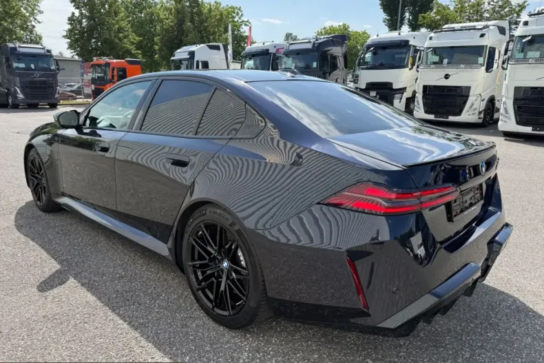 BMW M5 (Seria 5) din 2025 cu 6.950 km - oferta BMW235067 - foto 8