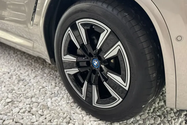 BMW iX3 (Seria X) din 2022 cu 91.795 km - oferta BMW235069 - foto 13