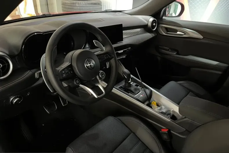 Alfa Romeo Tonale din 2025 cu 12.000 km - oferta ALF235090 - foto 6