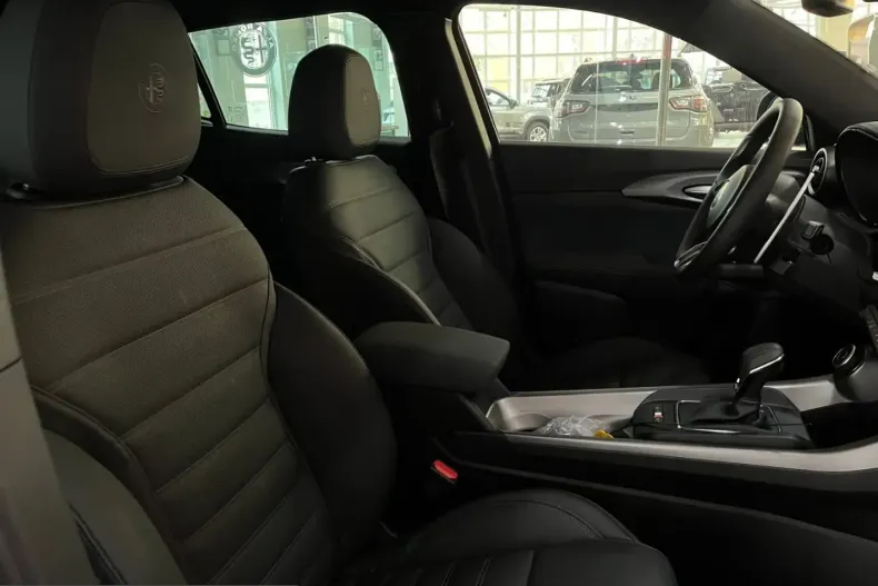 Alfa Romeo Tonale din 2025 cu 12.000 km - oferta ALF235090 - foto 9