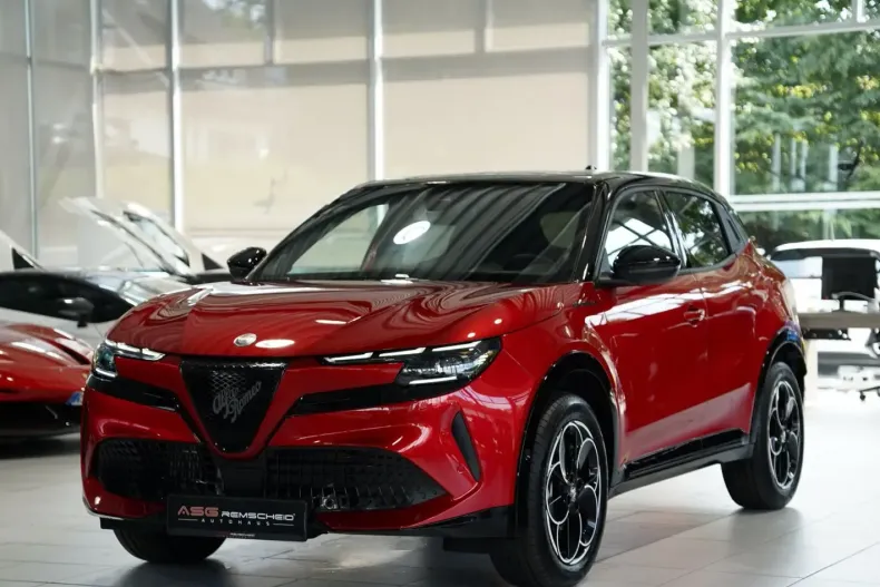 Alfa Romeo Junior din 2025 cu 2.400 km - oferta ALF235094 - foto 1