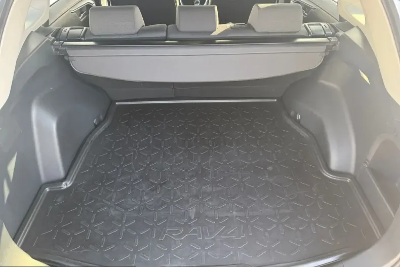 Toyota RAV4 din 2024 cu 82.203 km - oferta TOY235157 - foto 14