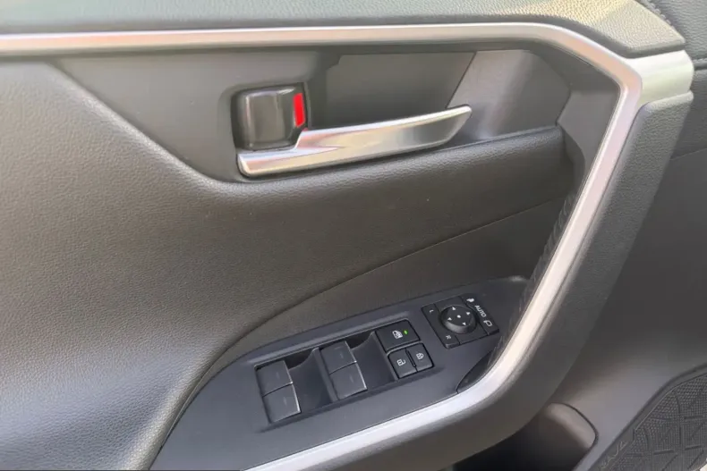 Toyota RAV4 din 2024 cu 82.203 km - oferta TOY235157 - foto 18