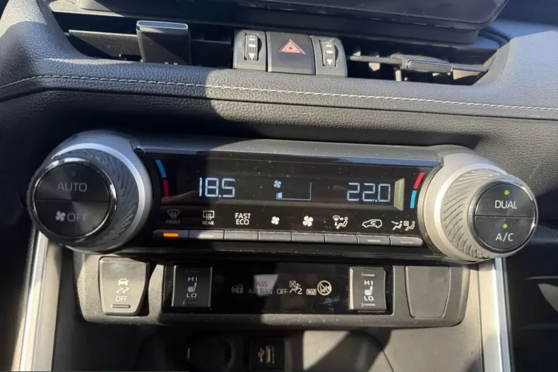 Toyota RAV4 din 2024 cu 82.203 km - oferta TOY235157 - foto 20