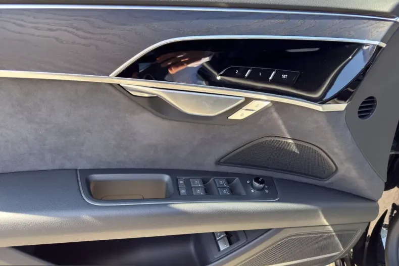 Audi A8 din 2025 cu 30.938 km - oferta AUD235160 - foto 7