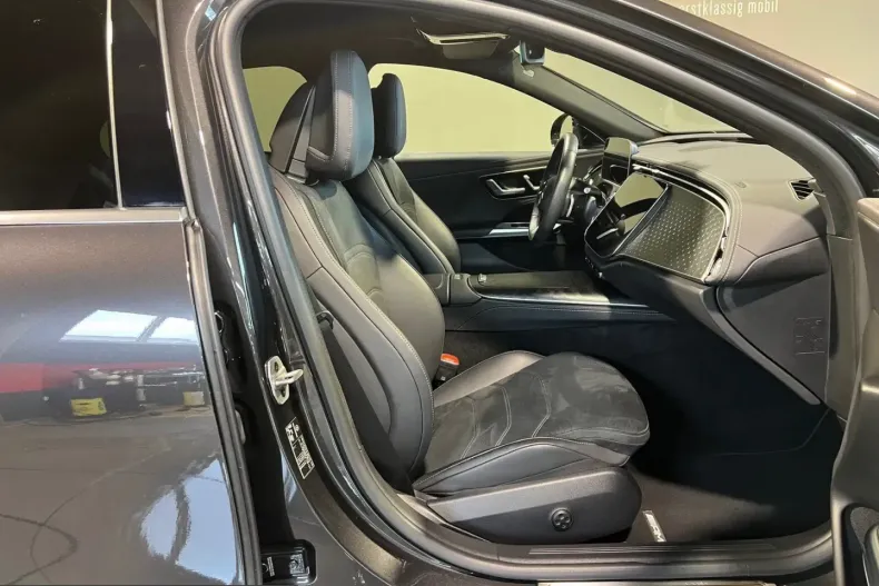 Mercedes-Benz E 220 (Clasa E) din 2024 cu 27.635 km - oferta MER235161 - foto 9