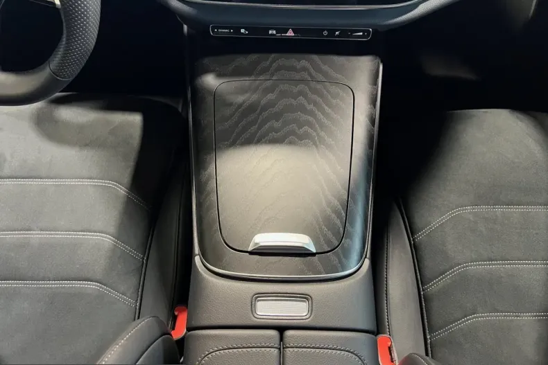 Mercedes-Benz E 220 (Clasa E) din 2024 cu 27.635 km - oferta MER235161 - foto 12