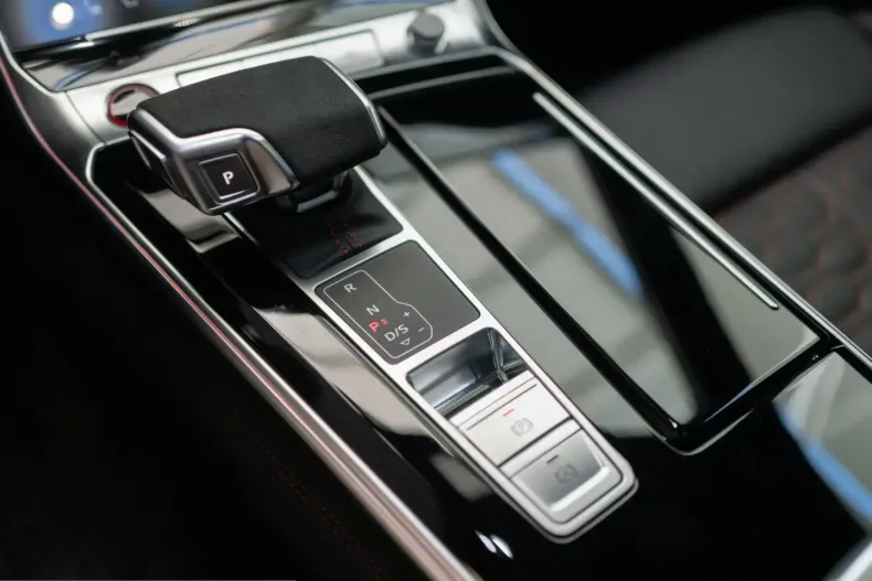Audi RS6 din 2024 cu 44.650 km - oferta AUD235176 - foto 19
