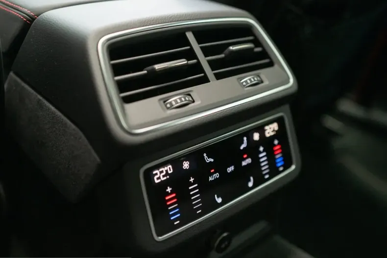 Audi RS6 din 2024 cu 44.650 km - oferta AUD235176 - foto 24