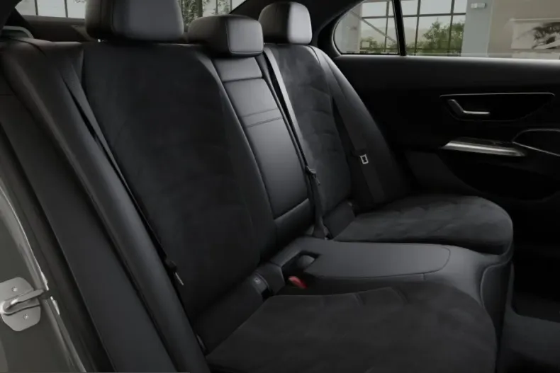 Mercedes-Benz E 220 (Clasa E) din 2025 cu 12.945 km - oferta MER235192 - foto 9