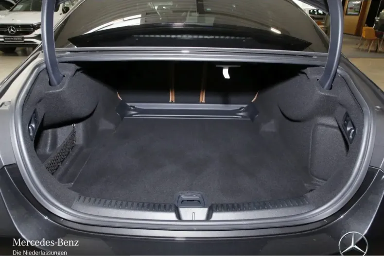 Mercedes-Benz E 220 (Clasa E) din 2025 cu 8.825 km - oferta MER235193 - foto 15