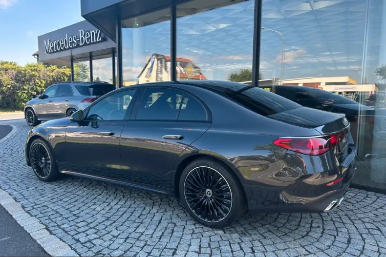 Mercedes-Benz E 220 (Clasa E) din 2025 cu 16.750 km - oferta MER235199 - foto 4