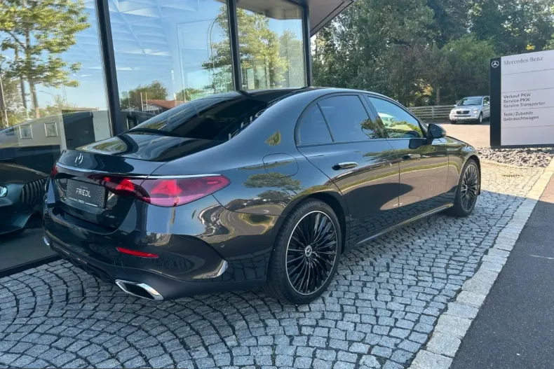 Mercedes-Benz E 220 (Clasa E) din 2025 cu 16.750 km - oferta MER235199 - foto 5