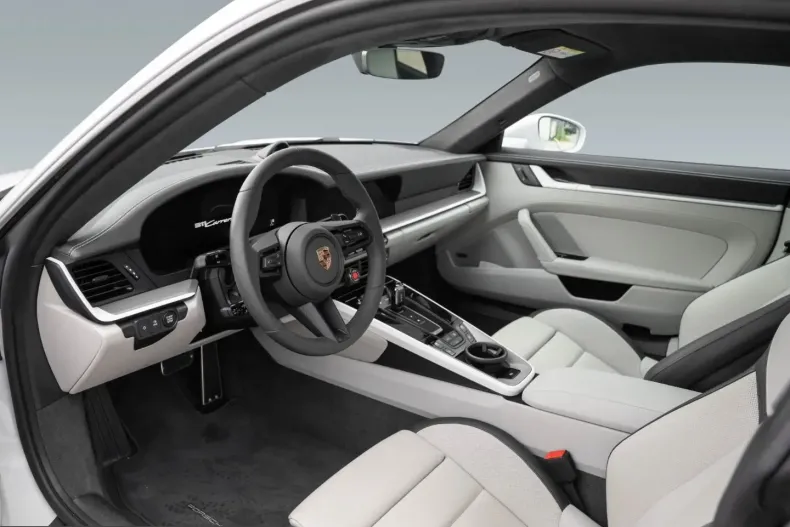 Porsche 992 din 2025 cu 4.400 km - oferta POR235206 - foto 4