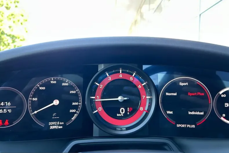 Porsche 992 din 2024 cu 3.000 km - oferta POR235210 - foto 6