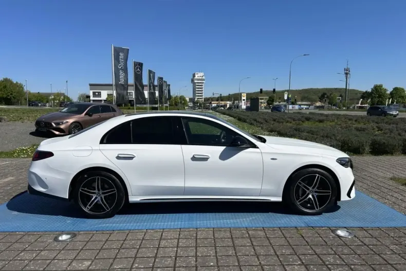 Mercedes-Benz E 300 (Clasa E) din 2025 cu 14.548 km - oferta MER235230 - foto 5
