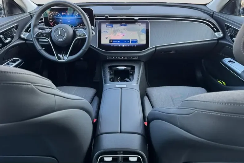 Mercedes-Benz E 400 (Clasa E) din 2025 cu 26.188 km - oferta MER235231 - foto 7
