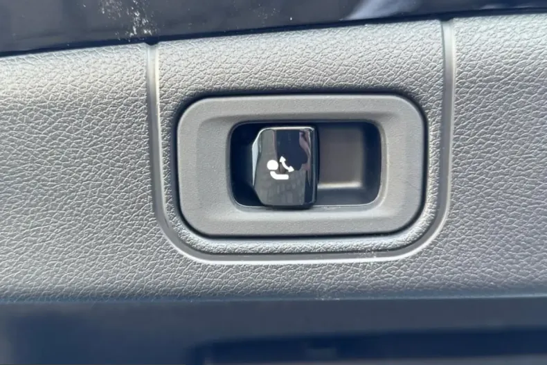 Mercedes-Benz E 400 (Clasa E) din 2025 cu 26.188 km - oferta MER235231 - foto 16