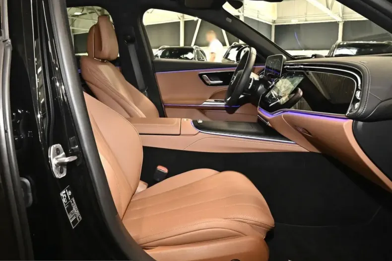 Mercedes-Benz E 200 (Clasa E) din 2025 cu 21.398 km - oferta MER235234 - foto 5