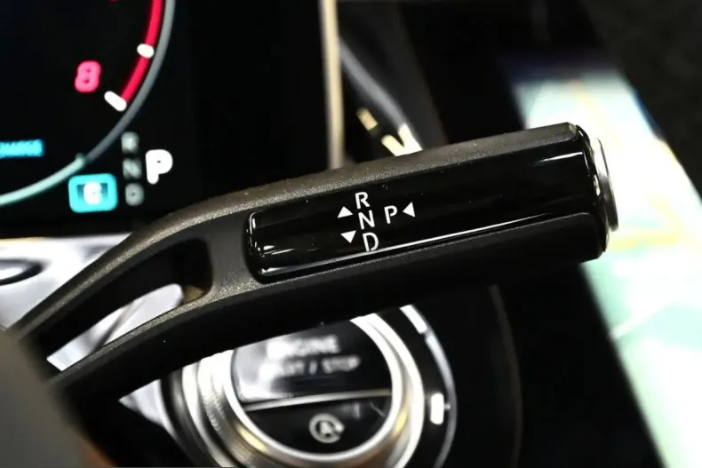 Mercedes-Benz E 200 (Clasa E) din 2025 cu 21.398 km - oferta MER235234 - foto 22