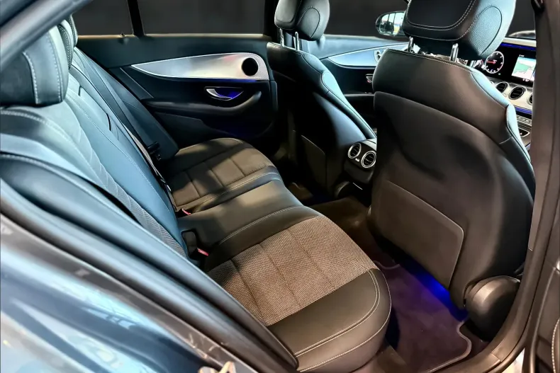 Mercedes-Benz E 220 (Clasa E) din 2020 cu 159.854 km - oferta MER235247 - foto 13