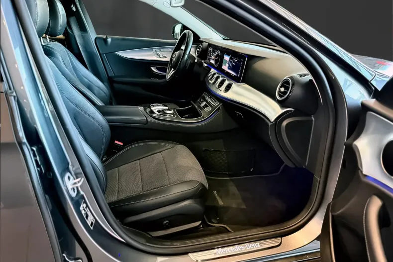 Mercedes-Benz E 220 (Clasa E) din 2020 cu 159.854 km - oferta MER235247 - foto 14