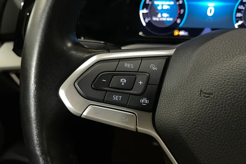 Volkswagen Golf din 2021 cu 41.216 km - oferta VOL235258 - foto 22