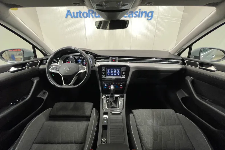 Volkswagen Passat din 2023 cu 50.015 km - oferta VOL235259 - foto 7