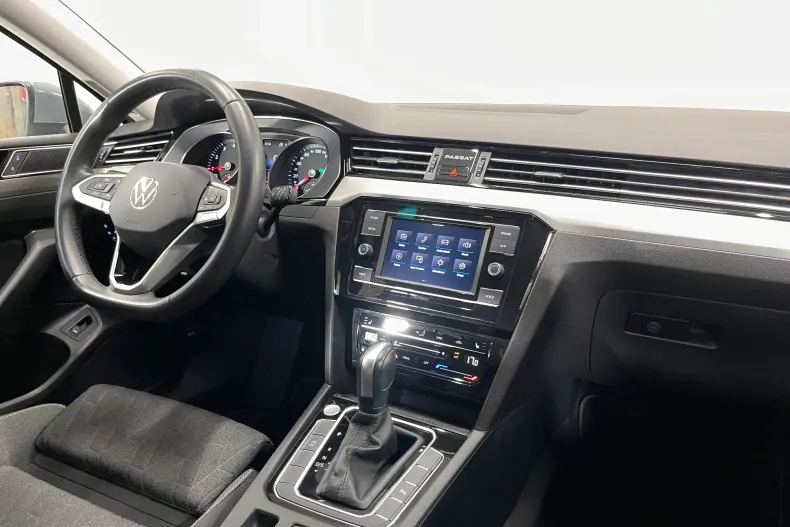 Volkswagen Passat din 2023 cu 50.015 km - oferta VOL235259 - foto 8