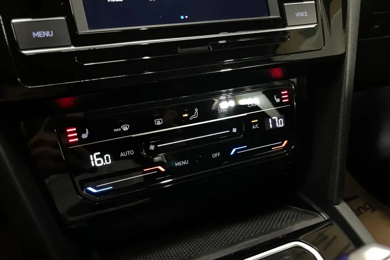 Volkswagen Passat din 2023 cu 50.015 km - oferta VOL235259 - foto 19