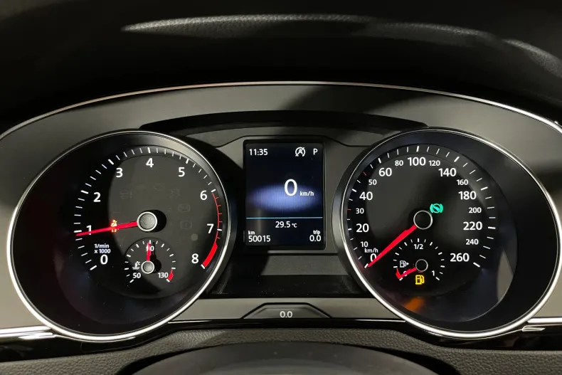 Volkswagen Passat din 2023 cu 50.015 km - oferta VOL235259 - foto 26