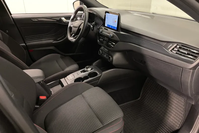 Ford Focus din 2022 cu 104.177 km - oferta FOR235264 - foto 11