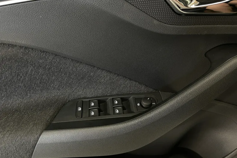 Skoda Scala din 2023 cu 100.101 km - oferta SKO235267 - foto 19