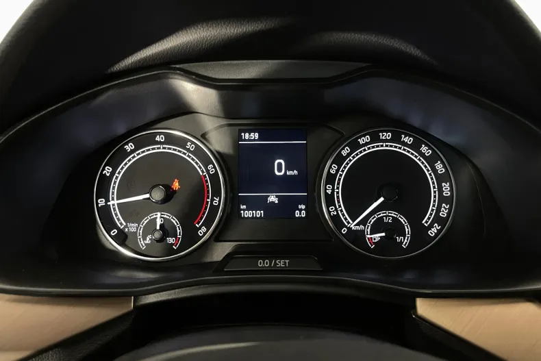 Skoda Scala din 2023 cu 100.101 km - oferta SKO235267 - foto 24