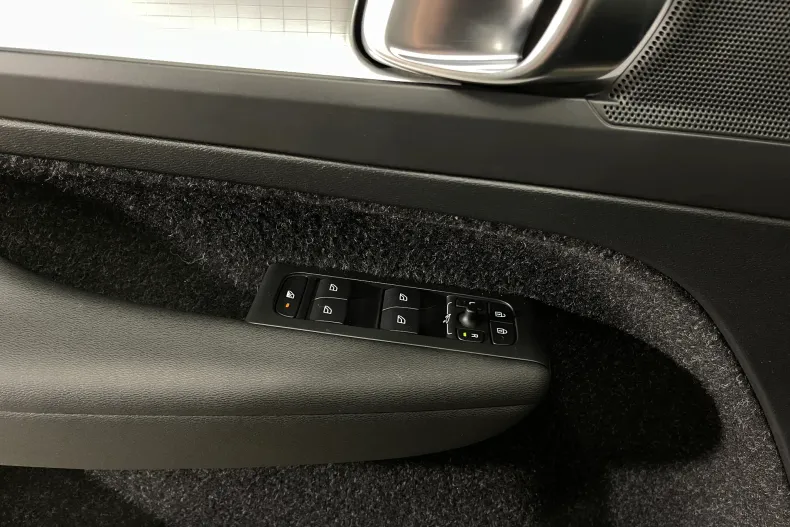 Volvo XC40 din 2020 cu 136.110 km - oferta VOL235273 - foto 21