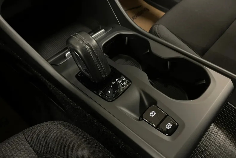 Volvo XC40 din 2020 cu 136.110 km - oferta VOL235273 - foto 25