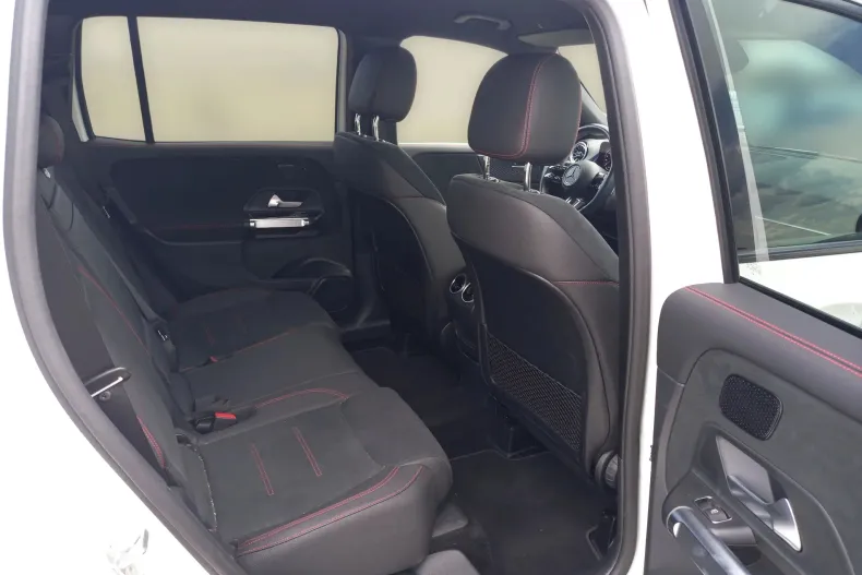 Mercedes-Benz GLB 220 (Clasa GLB) din 2025 cu 23.629 km - oferta MER235290 - foto 15
