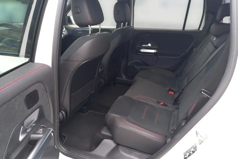 Mercedes-Benz GLB 220 (Clasa GLB) din 2025 cu 23.629 km - oferta MER235290 - foto 17