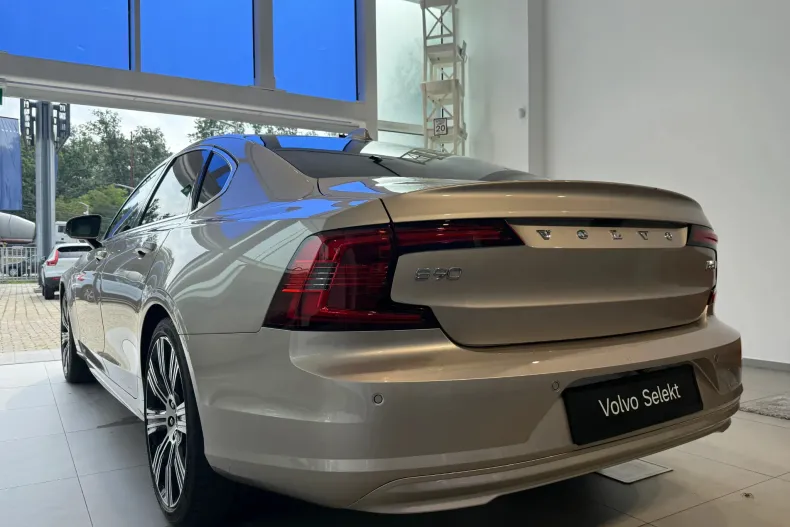 Volvo S90 din 2024 cu 7.500 km - oferta VOL235291 - foto 6