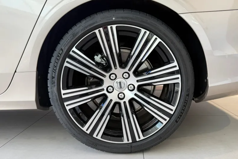 Volvo S90 din 2024 cu 7.500 km - oferta VOL235291 - foto 10