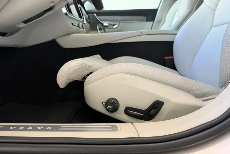 Volvo S90 din 2024 cu 7.500 km - oferta VOL235291 - foto 20
